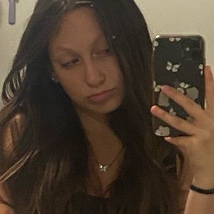 Meet your Posher, Ava